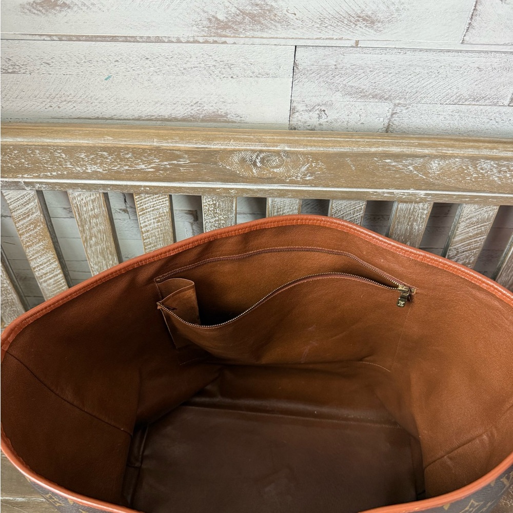Vintage JUMBO Monogram Louis Bag - Picture 12 of 15